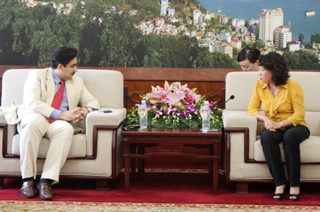 巴基斯坦大使馆代办对广宁进行工作访问